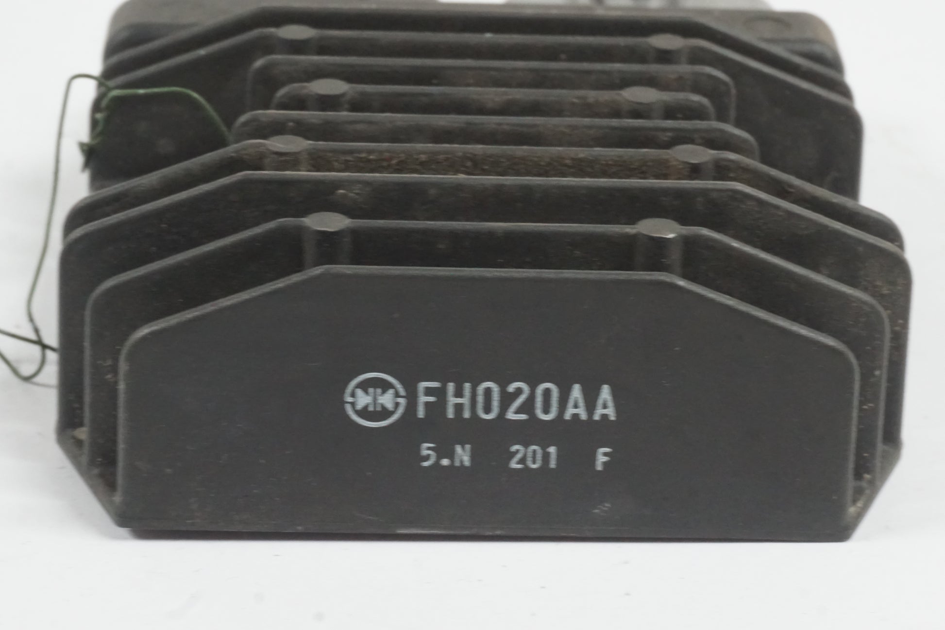 Höger sida på Likriktare från en Honda CRF 1000 Africa Twin -2016 motorcykel.