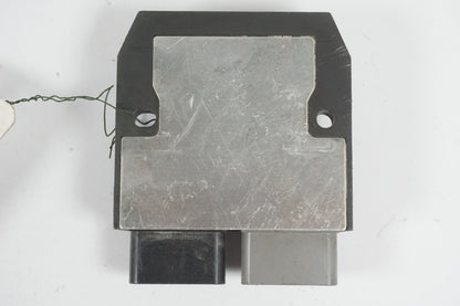 Vänster sida på Likriktare från en Honda CRF 1000 Africa Twin -2016 motorcykel.