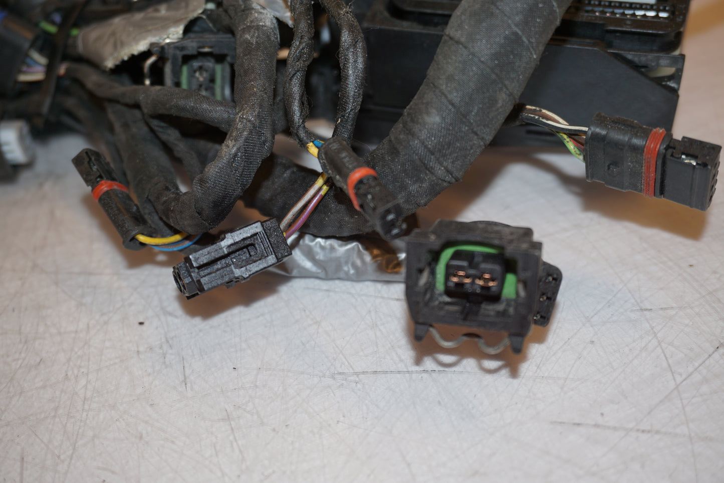 Extrabild1 på Kablage från en BMW K 1200 S -2007 motorcykel.