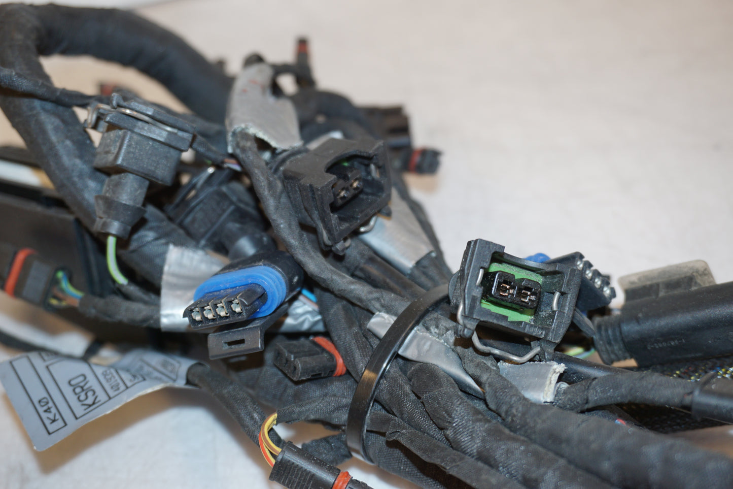 Extrabild2 på Kablage från en BMW K 1200 S -2007 motorcykel.