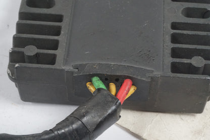 Snett uppifrån på Likriktare från en Honda CBR 1000 RR -2006 motorcykel.