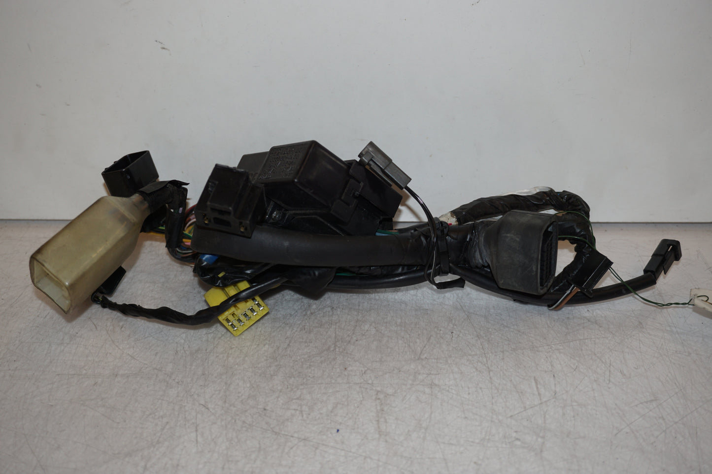 Höger sida på Kablage från en Suzuki GSX-R 600 -2000 motorcykel.