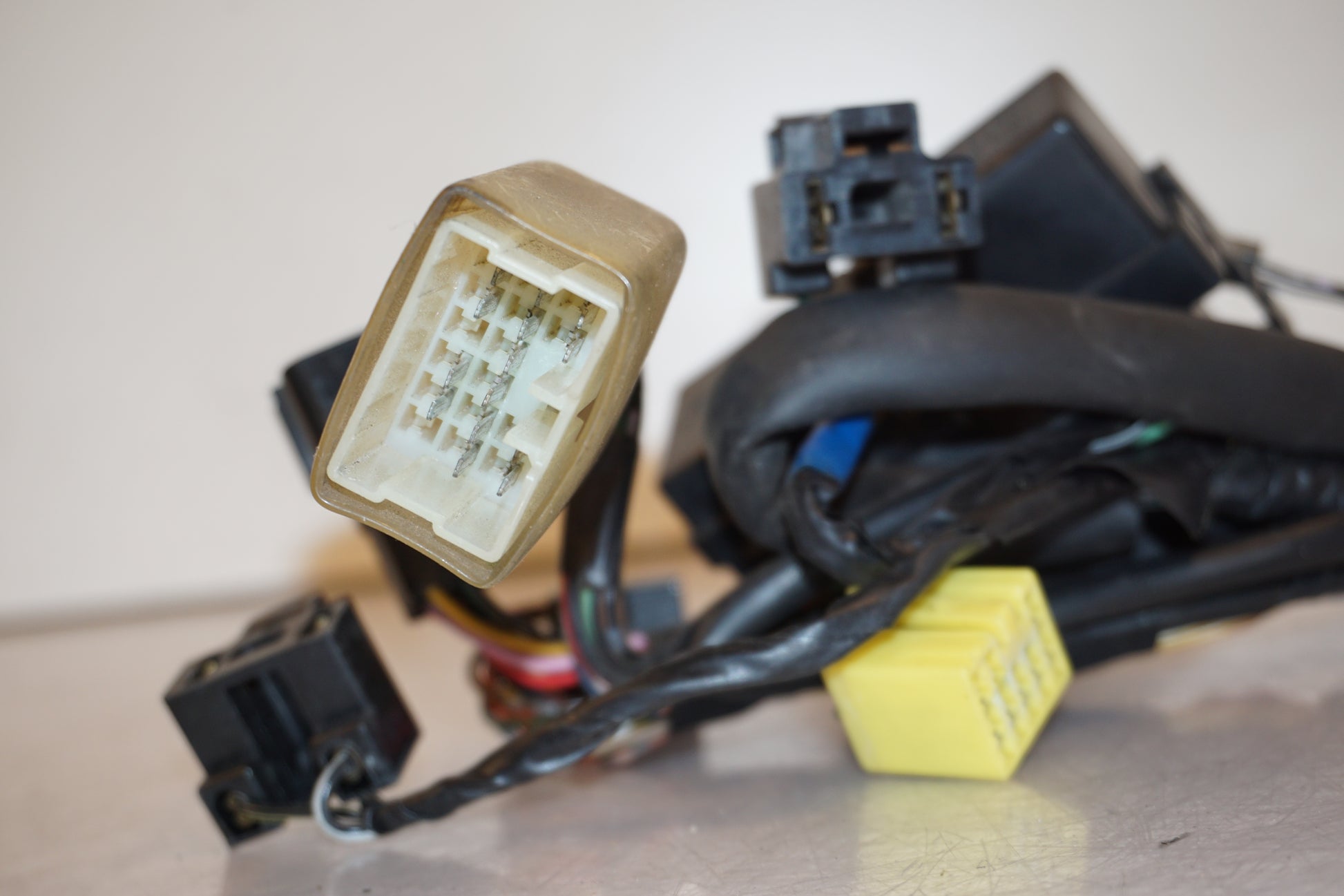 Extrabild1 på Kablage från en Suzuki GSX-R 600 -2000 motorcykel.