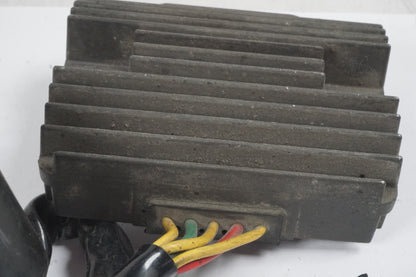 Baksidan på Likriktare från en Honda CB 1300 F -2003 motorcykel.