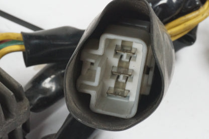 Snett uppifrån på Likriktare från en Honda CB 1300 F -2003 motorcykel.