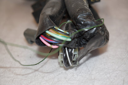 Snett uppifrån på Kablage från en Suzuki GSX-R 600 -2004 motorcykel.