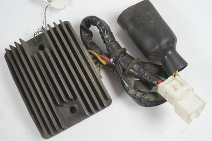 Framsidan på Likriktare från en Honda CB 1300 F -2004 motorcykel.