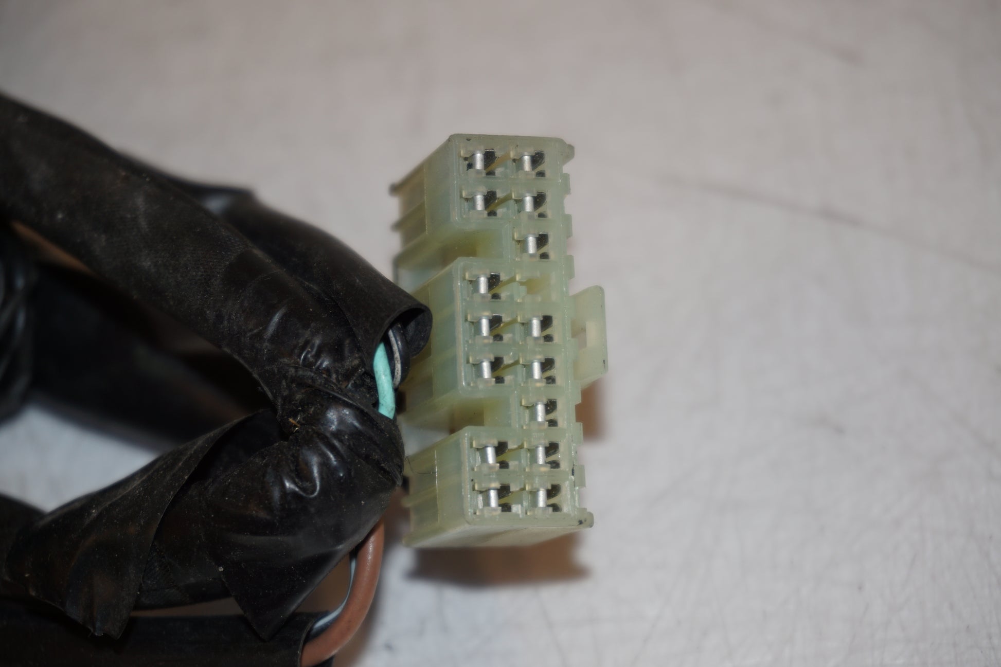 Extrabild1 på Kablage från en Suzuki GSX-R 600 -2004 motorcykel.