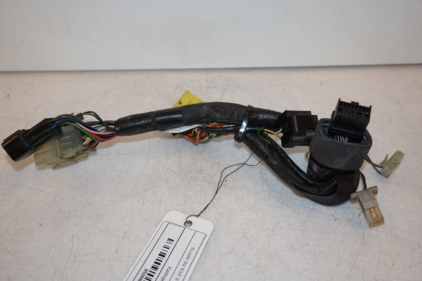 Framsidan på Kablage från en Suzuki SV 650 -1999 motorcykel.