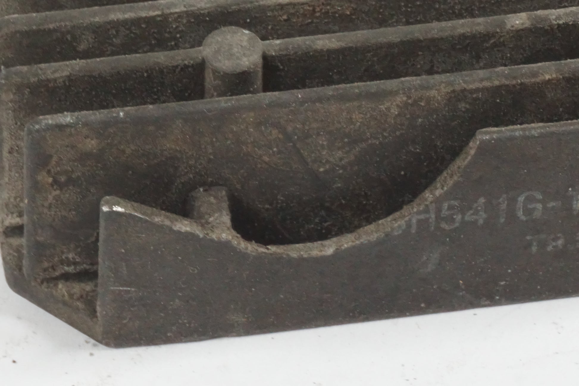 Snett uppifrån på Likriktare från en Honda VT 1100 C -2000 motorcykel.