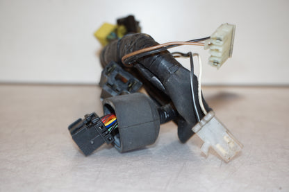 Snett uppifrån på Kablage från en Suzuki SV 650 -1999 motorcykel.