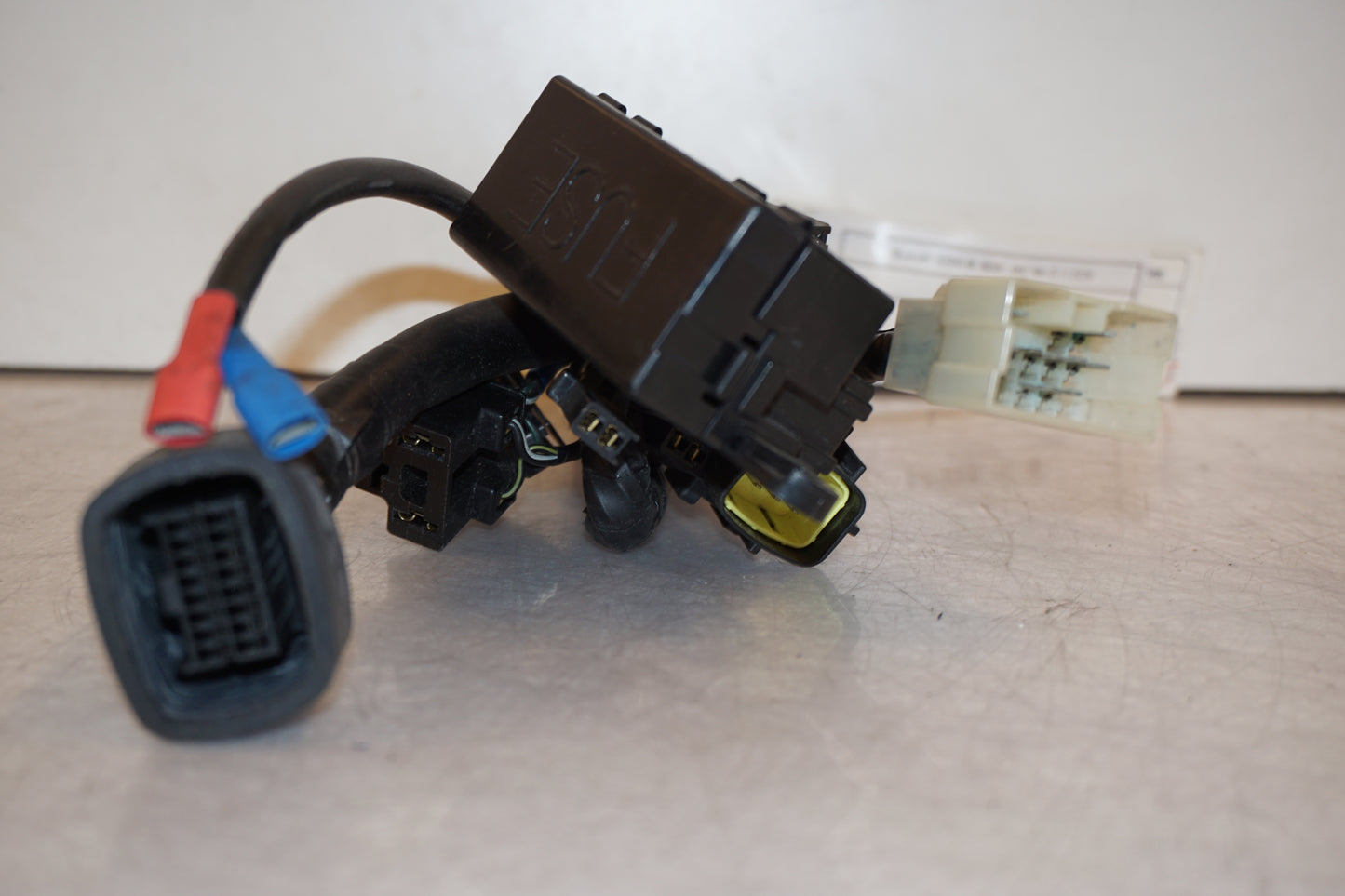 Baksidan på Kablage från en Suzuki GSX-R 600 -1997 motorcykel.