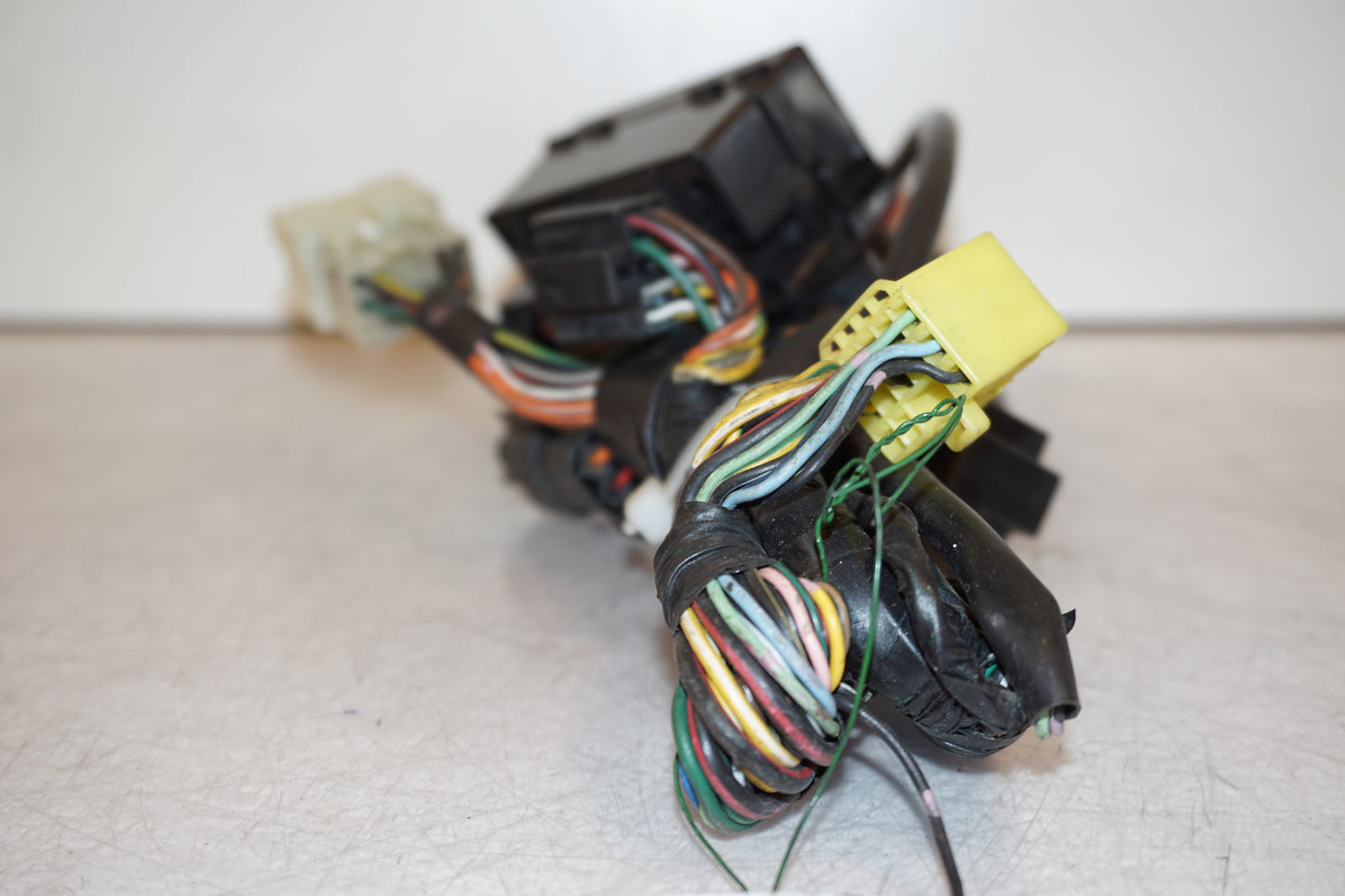 Vänster sida på Kablage från en Suzuki GSX-R 600 -1997 motorcykel.