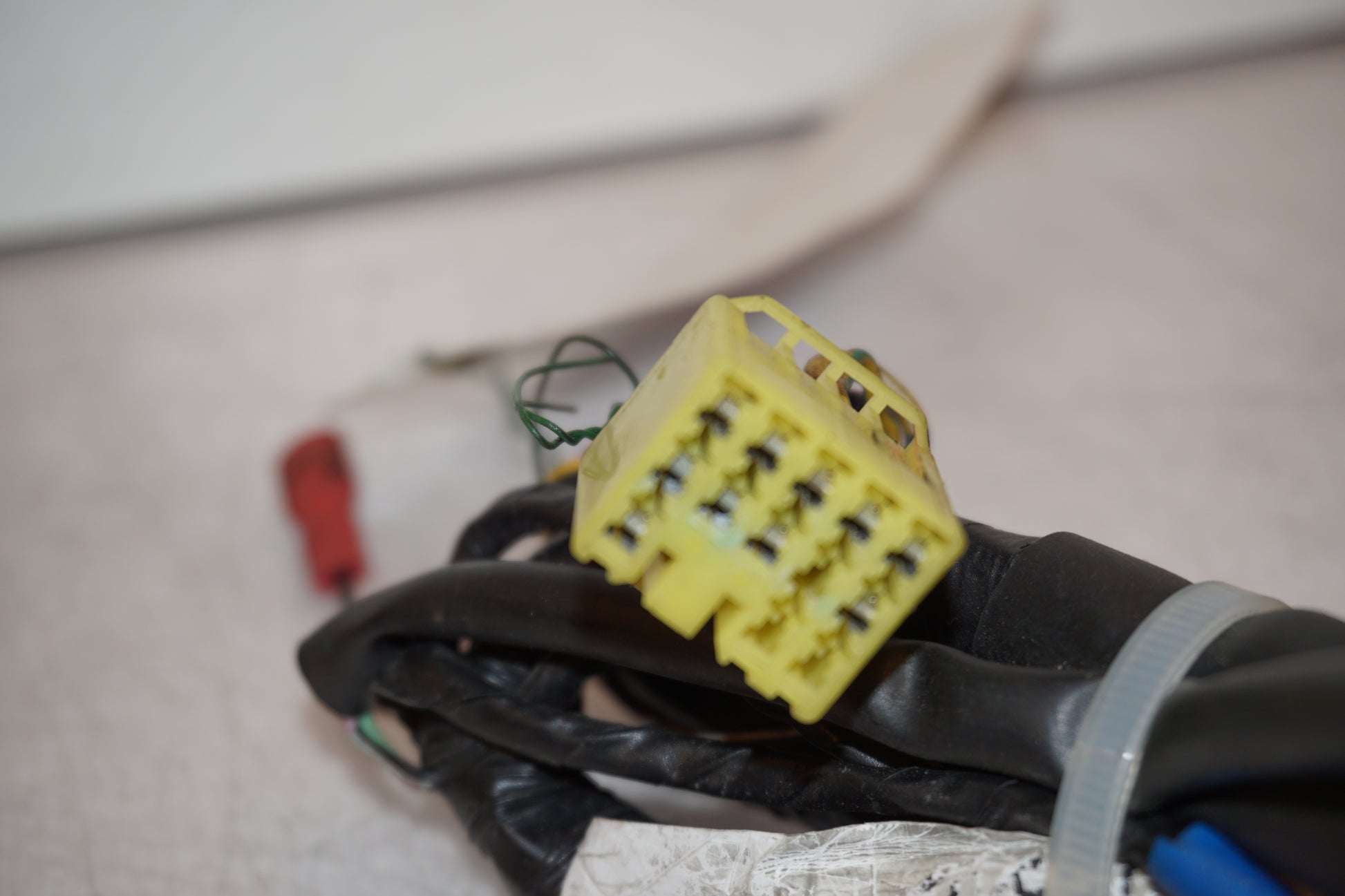 Extrabild1 på Kablage från en Suzuki GSX-R 600 -1997 motorcykel.