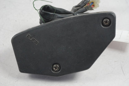 Baksidan på Säkringsbox från en Honda VT 1100 C -1999 motorcykel.