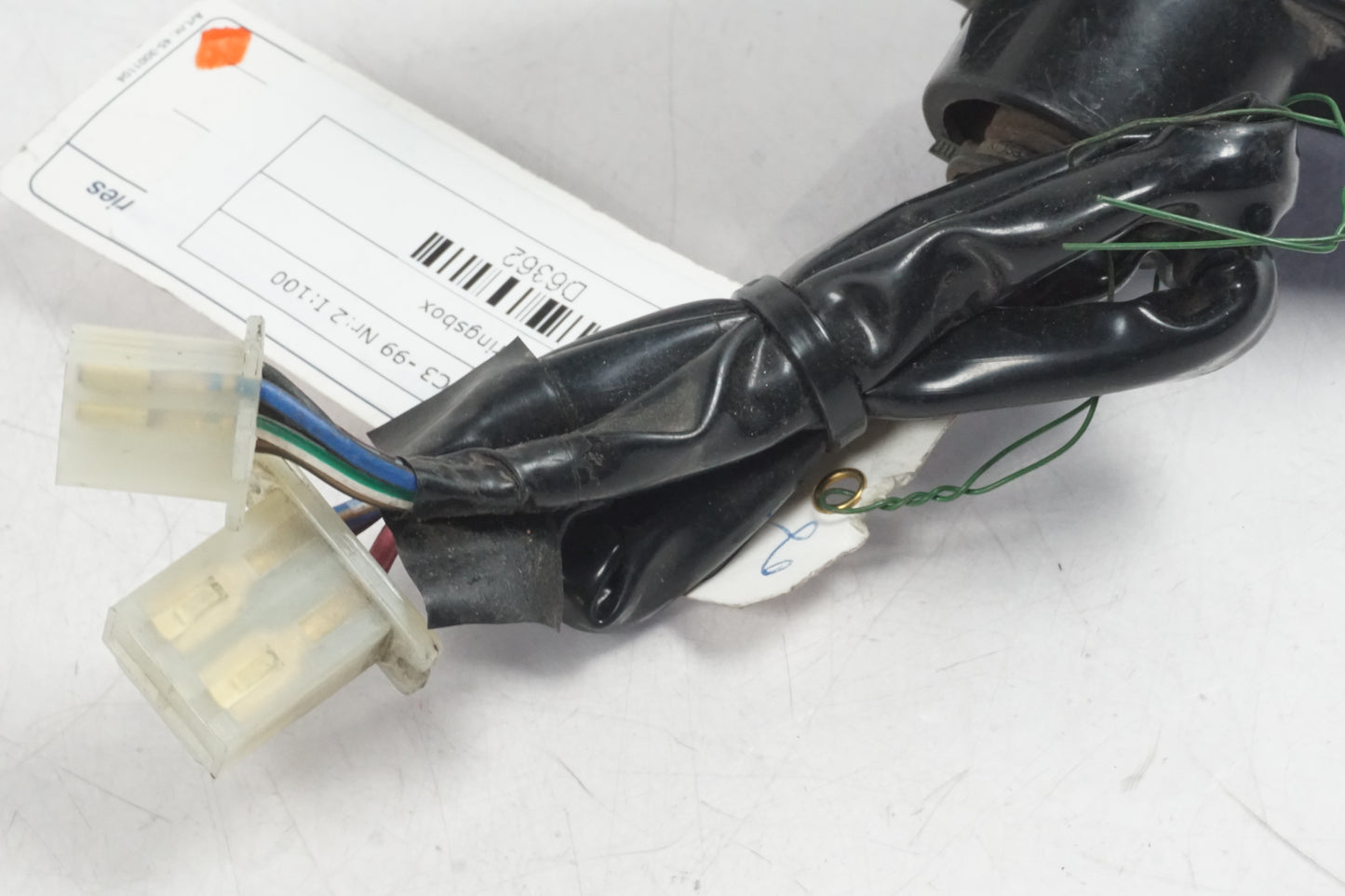 Höger sida på Säkringsbox från en Honda VT 1100 C -1999 motorcykel.