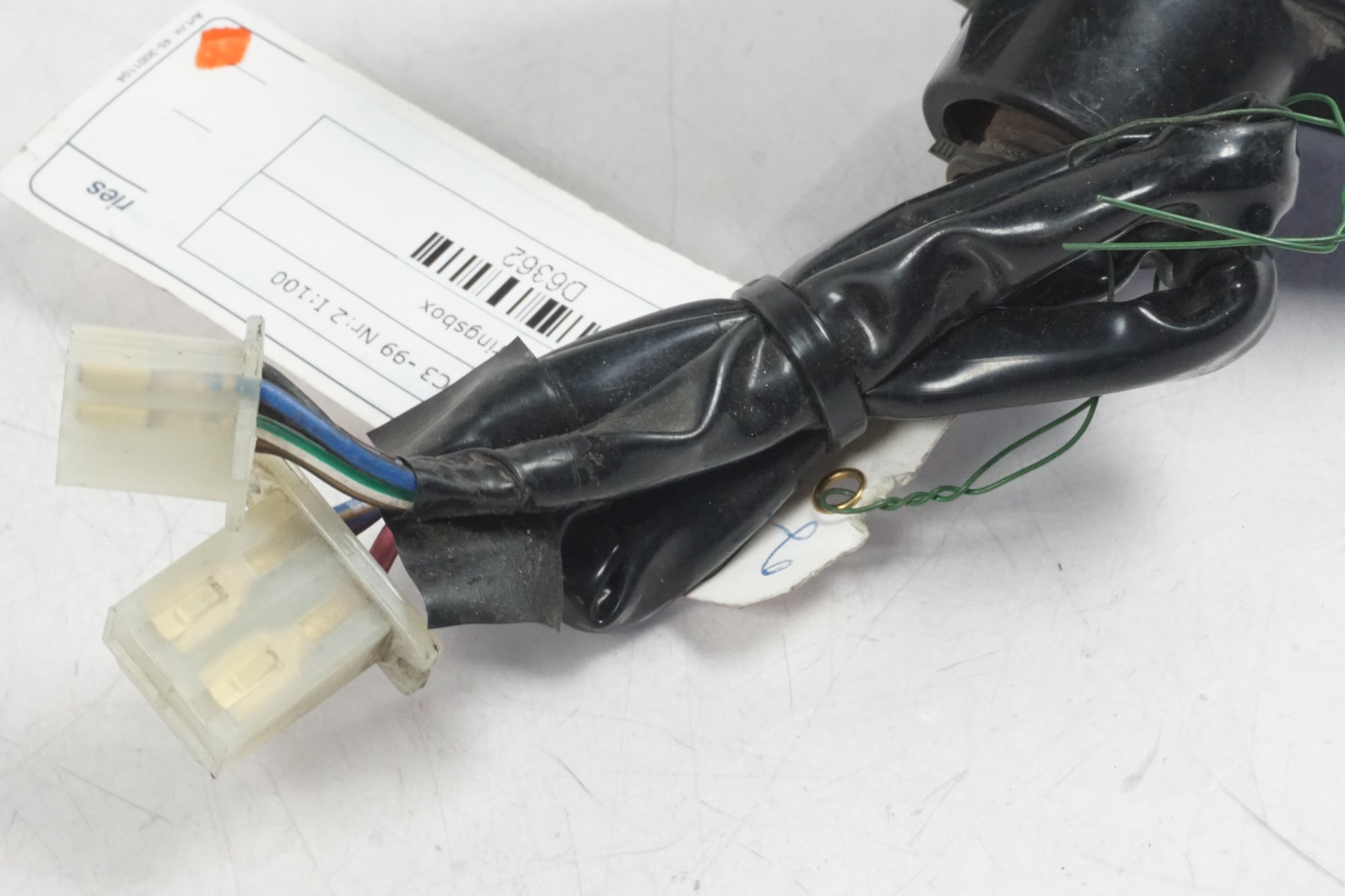 Höger sida på Säkringsbox från en Honda VT 1100 C -1999 motorcykel.