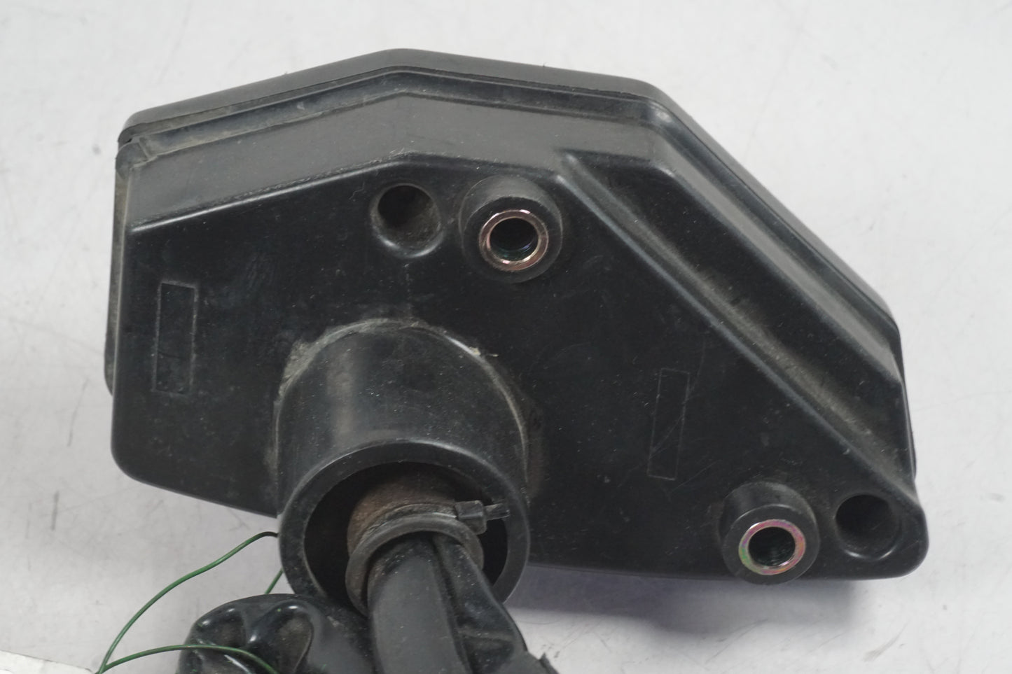 Snett uppifrån på Säkringsbox från en Honda VT 1100 C -1999 motorcykel.