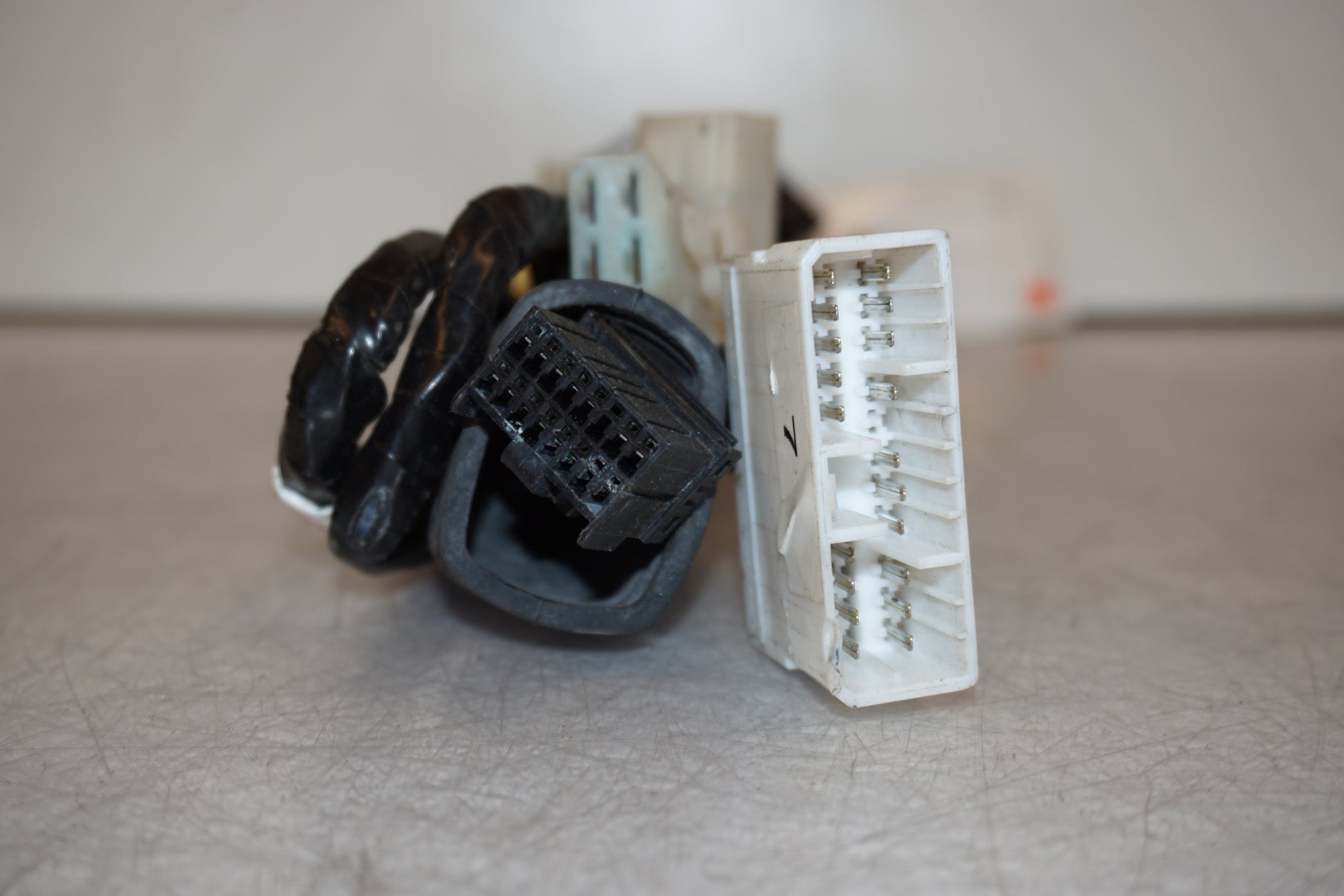 Vänster sida på Kablage från en Yamaha YZF R6 -2000 motorcykel.