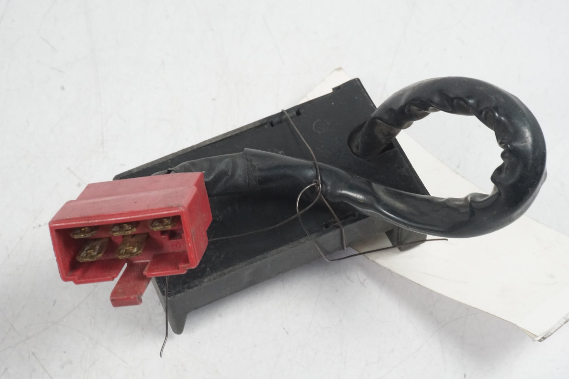 Höger sida på Säkringsbox från en Honda VF 750 C -1983 motorcykel.