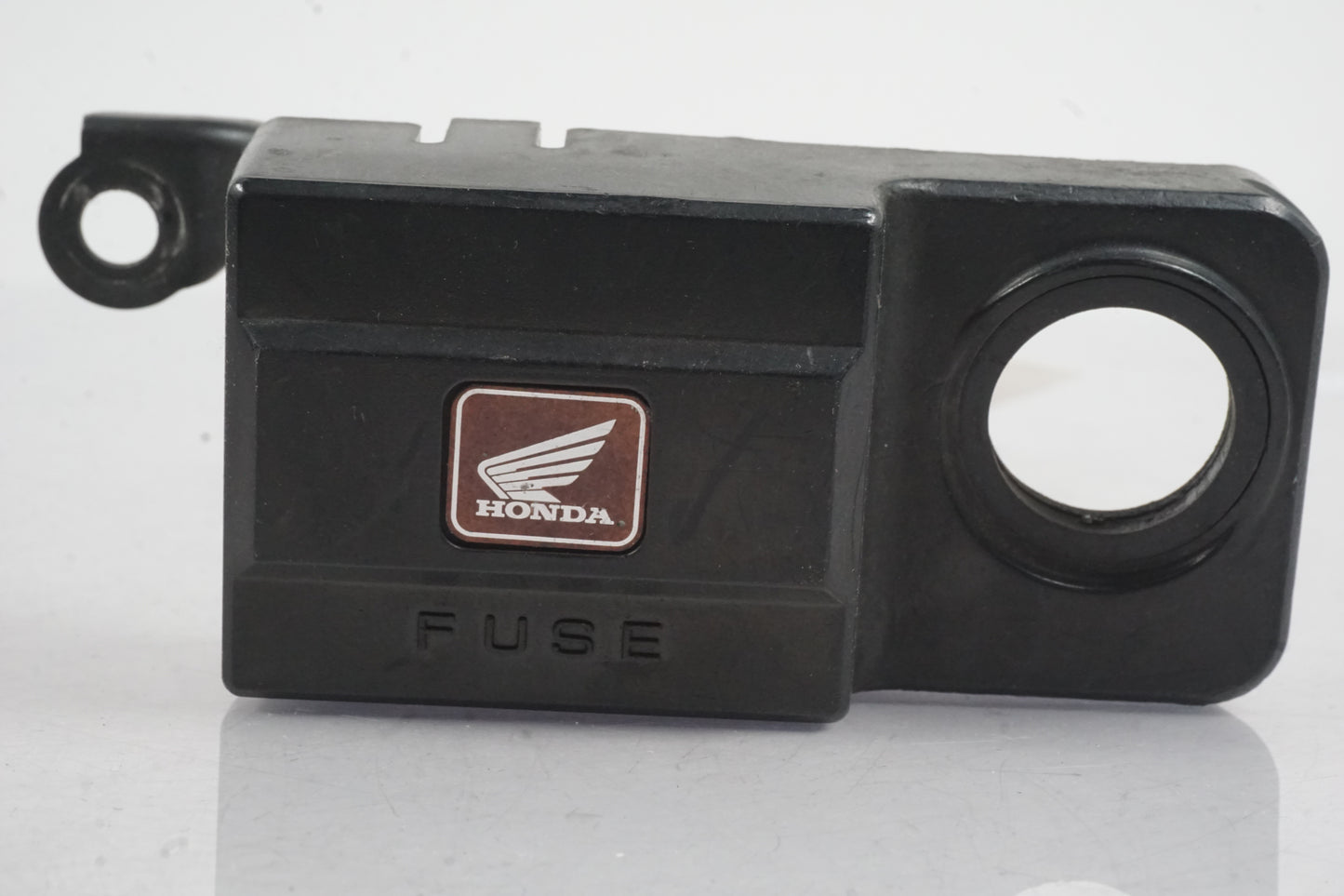 Baksidan på Säkringsbox från en Honda XL 600 V -1997 motorcykel.