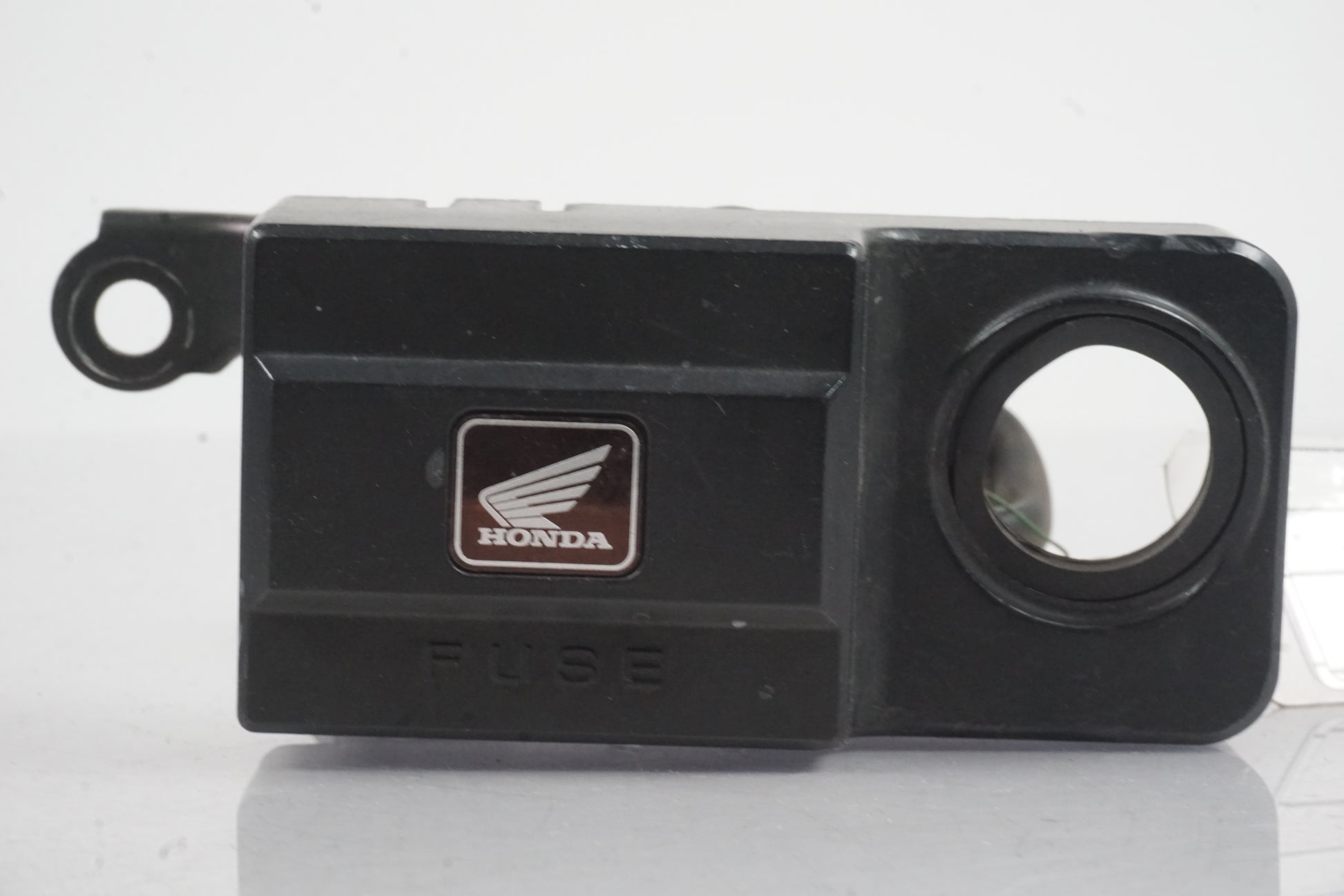 Baksidan på Säkringsbox från en Honda XL 600 V -1994 motorcykel.