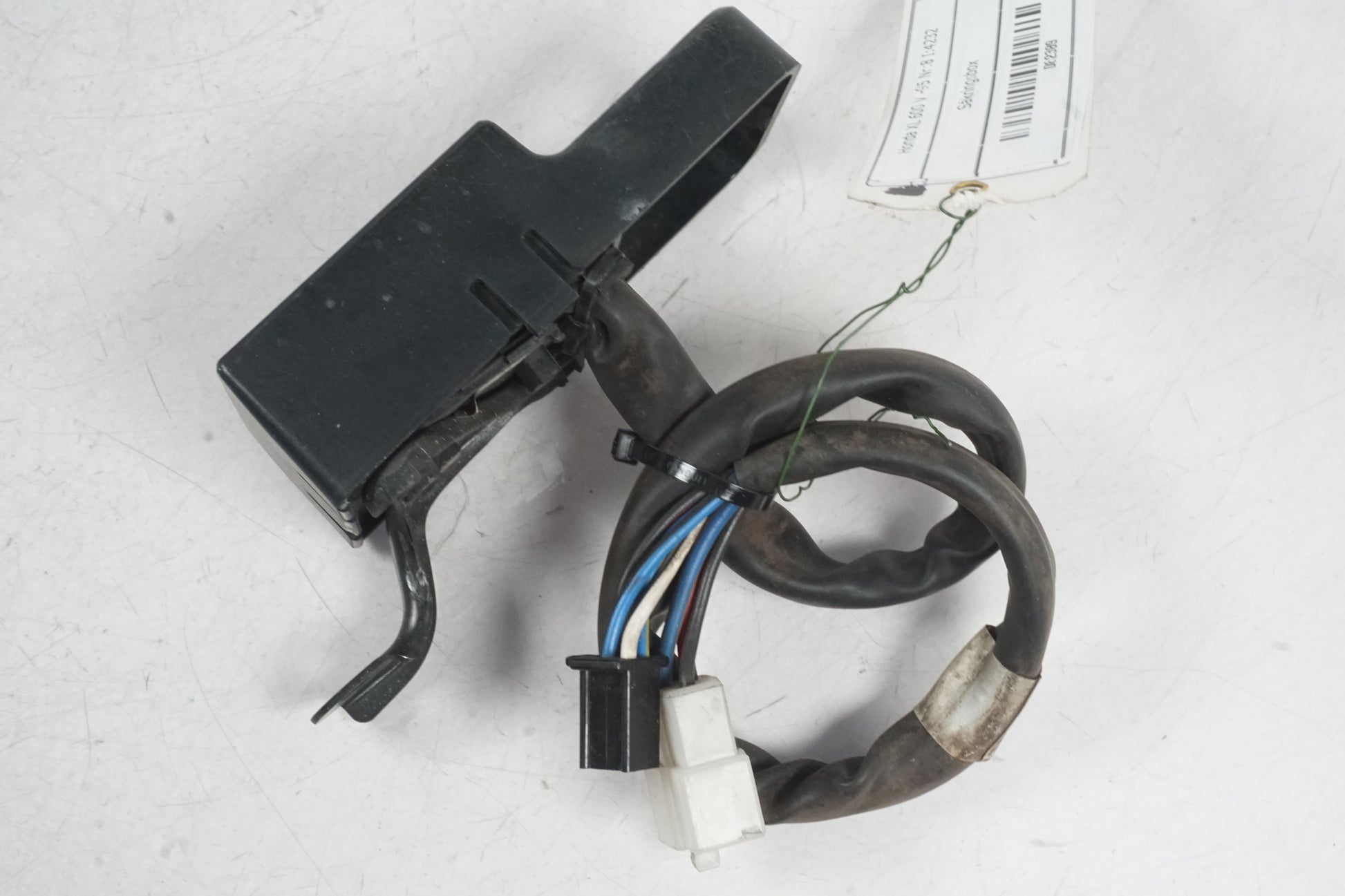 Vänster sida på Säkringsbox från en Honda XL 600 V -1994 motorcykel.