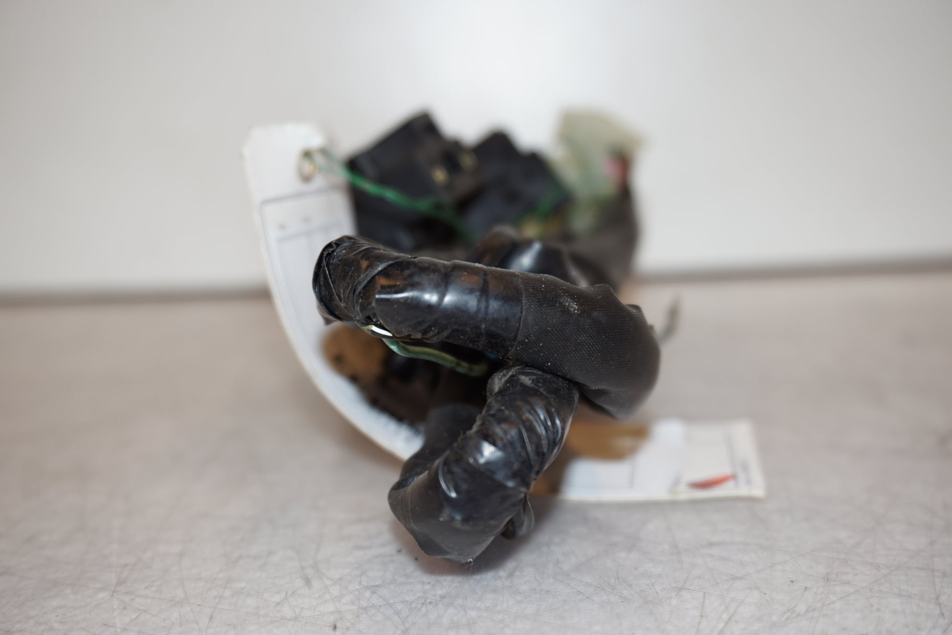 Snett uppifrån på Kablage från en Suzuki GSX-R 1000 -2003 motorcykel.