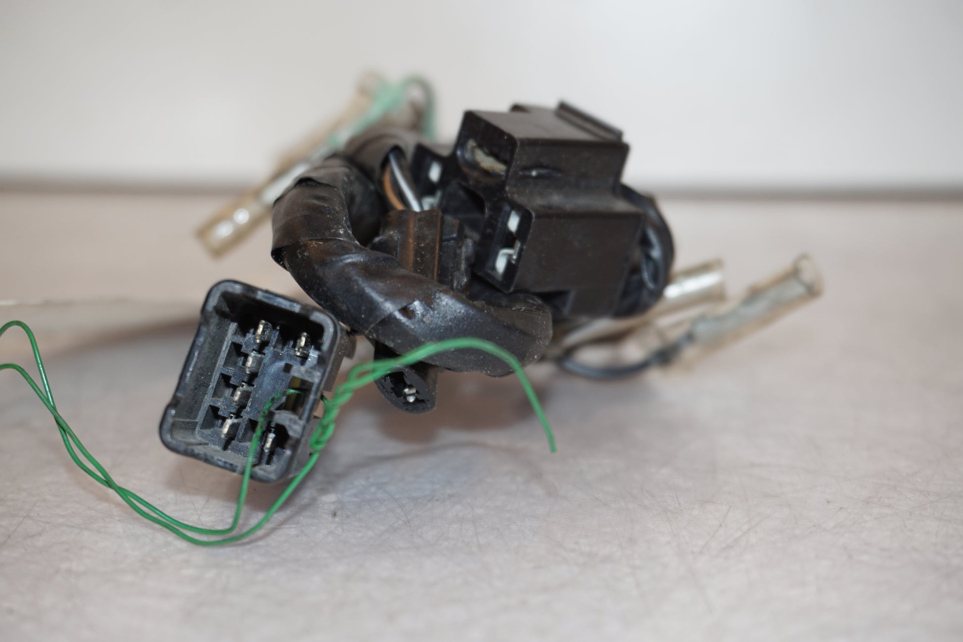 Vänster sida på Kablage från en Suzuki GSX-R 1100 -1993 motorcykel.