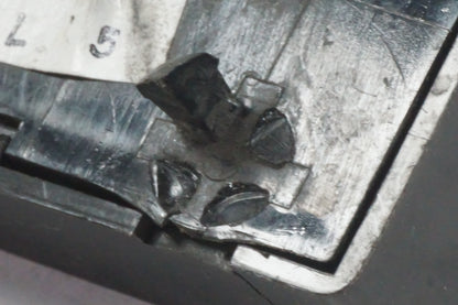 Snett nerifrån på Säkringsbox från en Honda XL 600 V -1995 motorcykel.