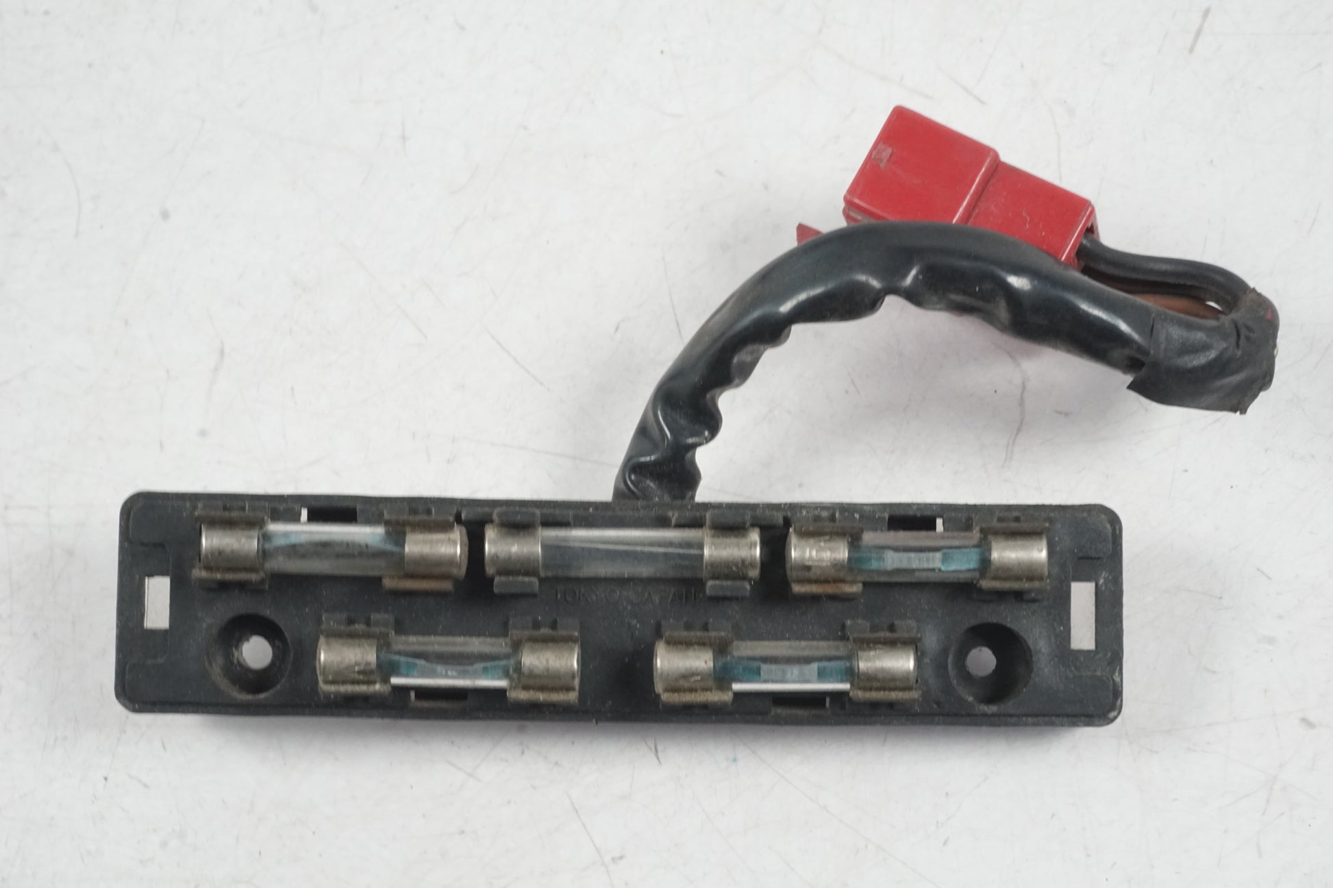 Framsidan på Säkringsbox från en Honda VF 750 S -1982 motorcykel.