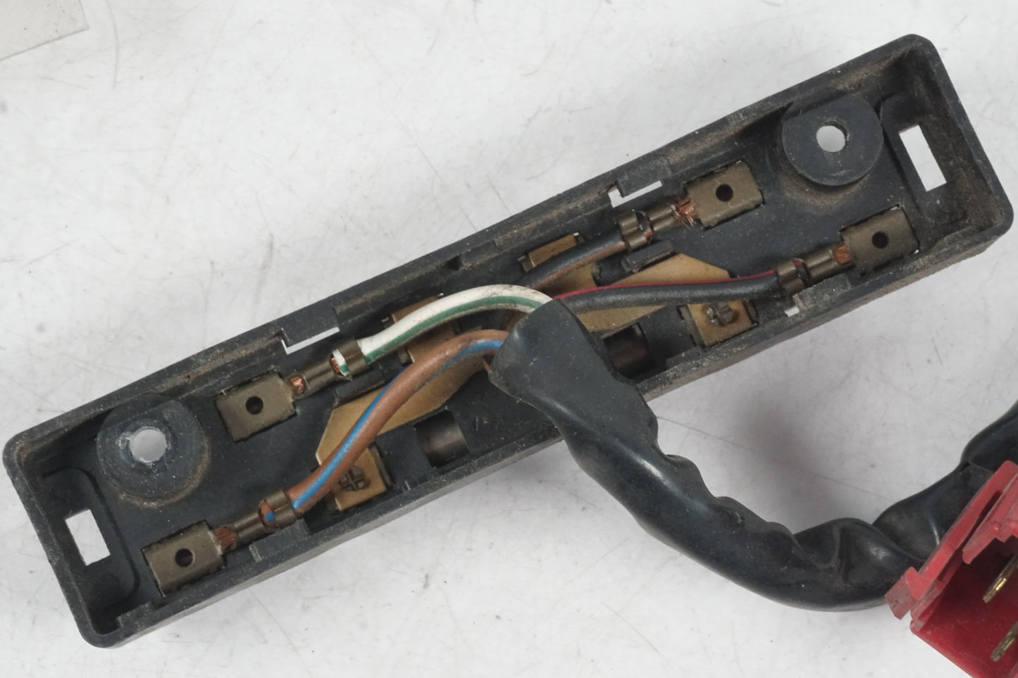 Höger sida på Säkringsbox från en Honda VF 750 S -1982 motorcykel.