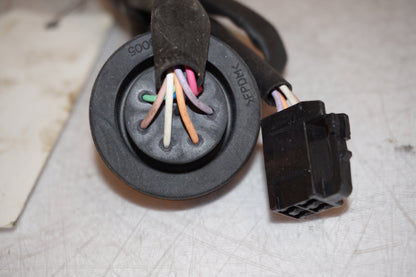 Snett nerifrån på Kablage från en Yamaha FJR 1300 -2016 motorcykel.