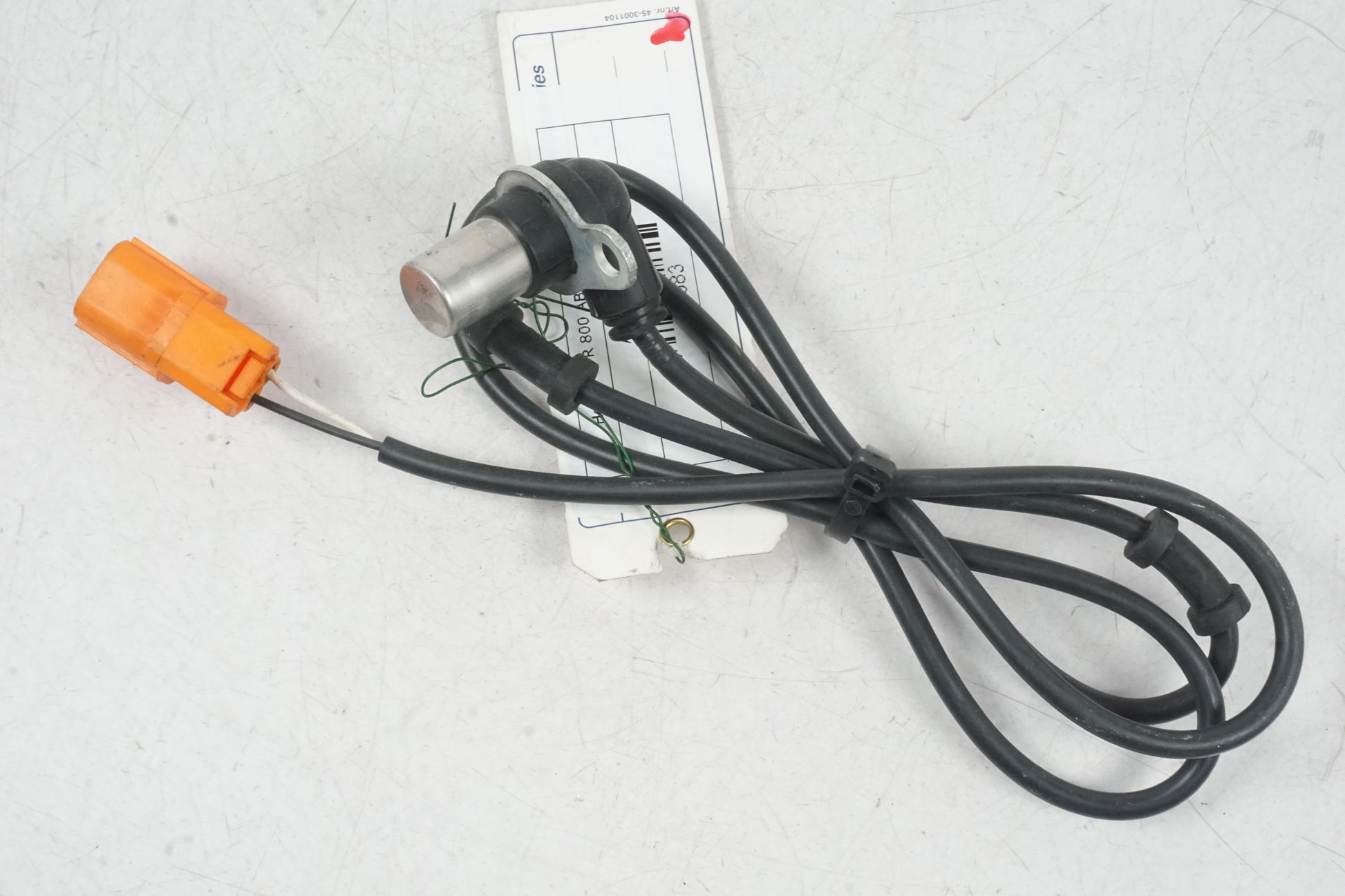 Baksidan på ABS givare från en Honda VFR 800 -2008 motorcykel.