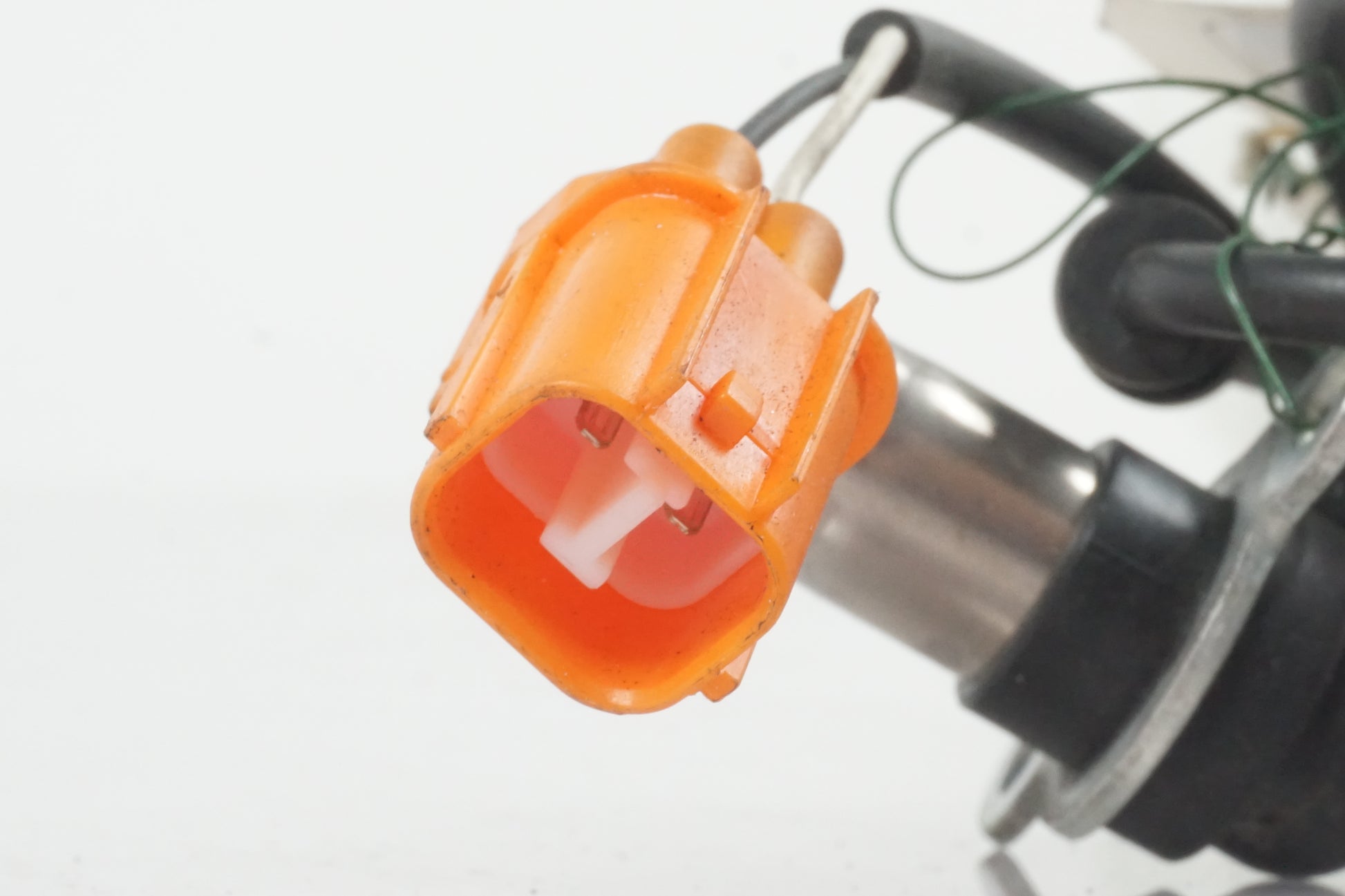 Vänster sida på ABS givare från en Honda VFR 800 -2008 motorcykel.