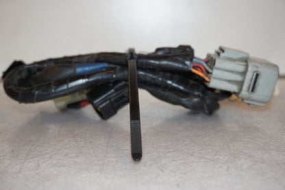 Höger sida på Kablage från en Yamaha FZ1-SA -2008 motorcykel.