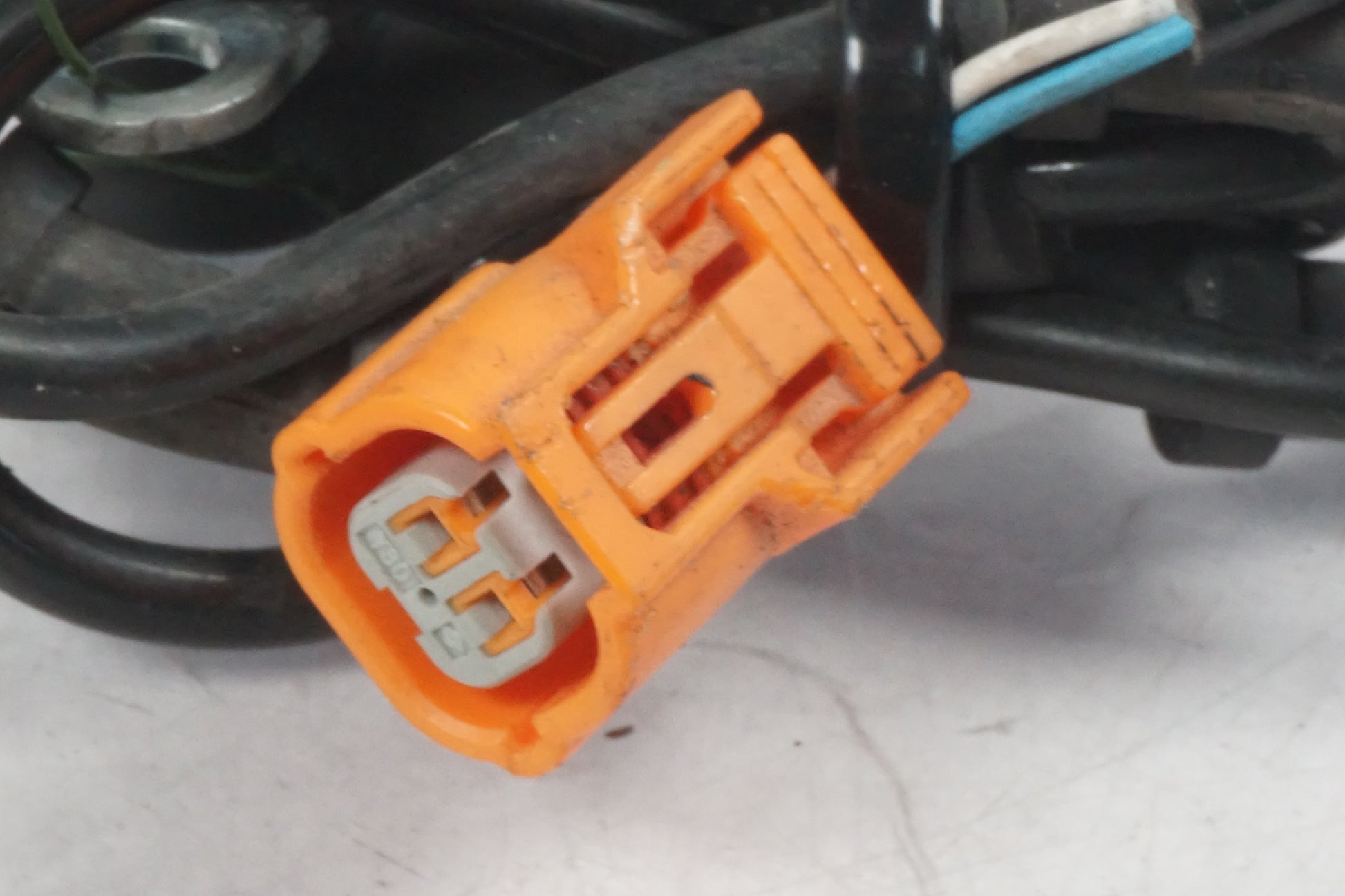 Baksidan på ABS givare från en Honda CBR 1000 RR -2009 motorcykel.