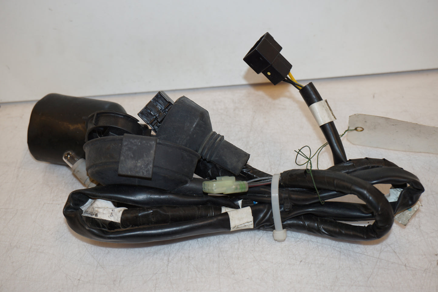 Baksidan på Kablage från en Yamaha YZF-R 125 -2008 motorcykel.