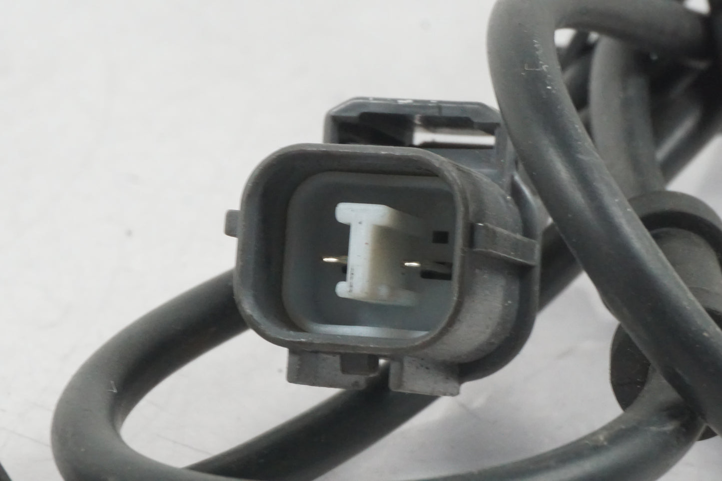 Höger sida på ABS givare från en Honda VFR 800 -2008 motorcykel.