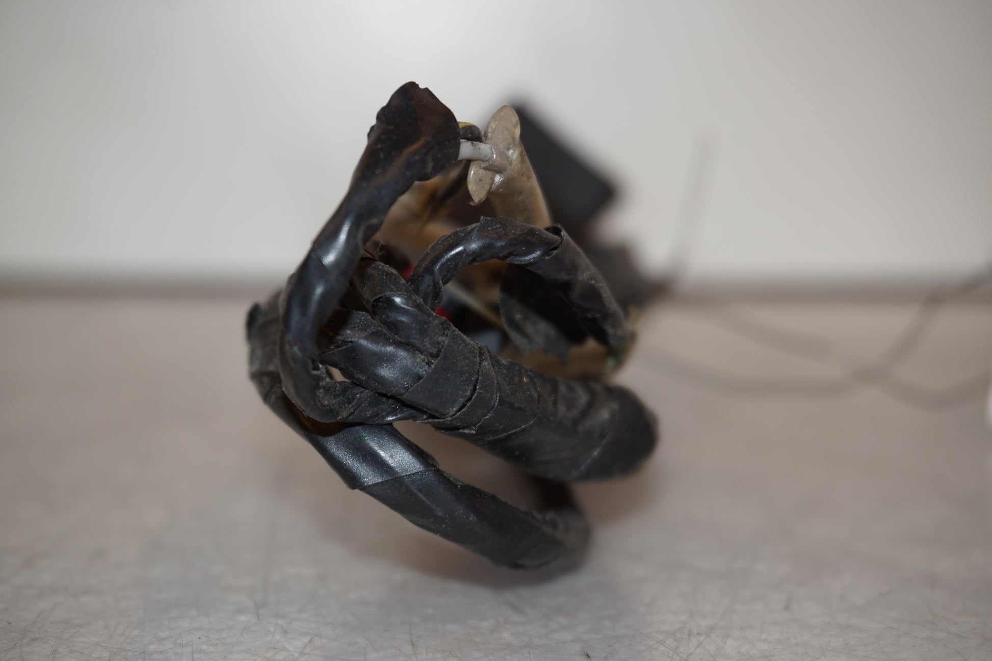 Baksidan på Kablage från en Kawasaki ZX-6R -1998 motorcykel.