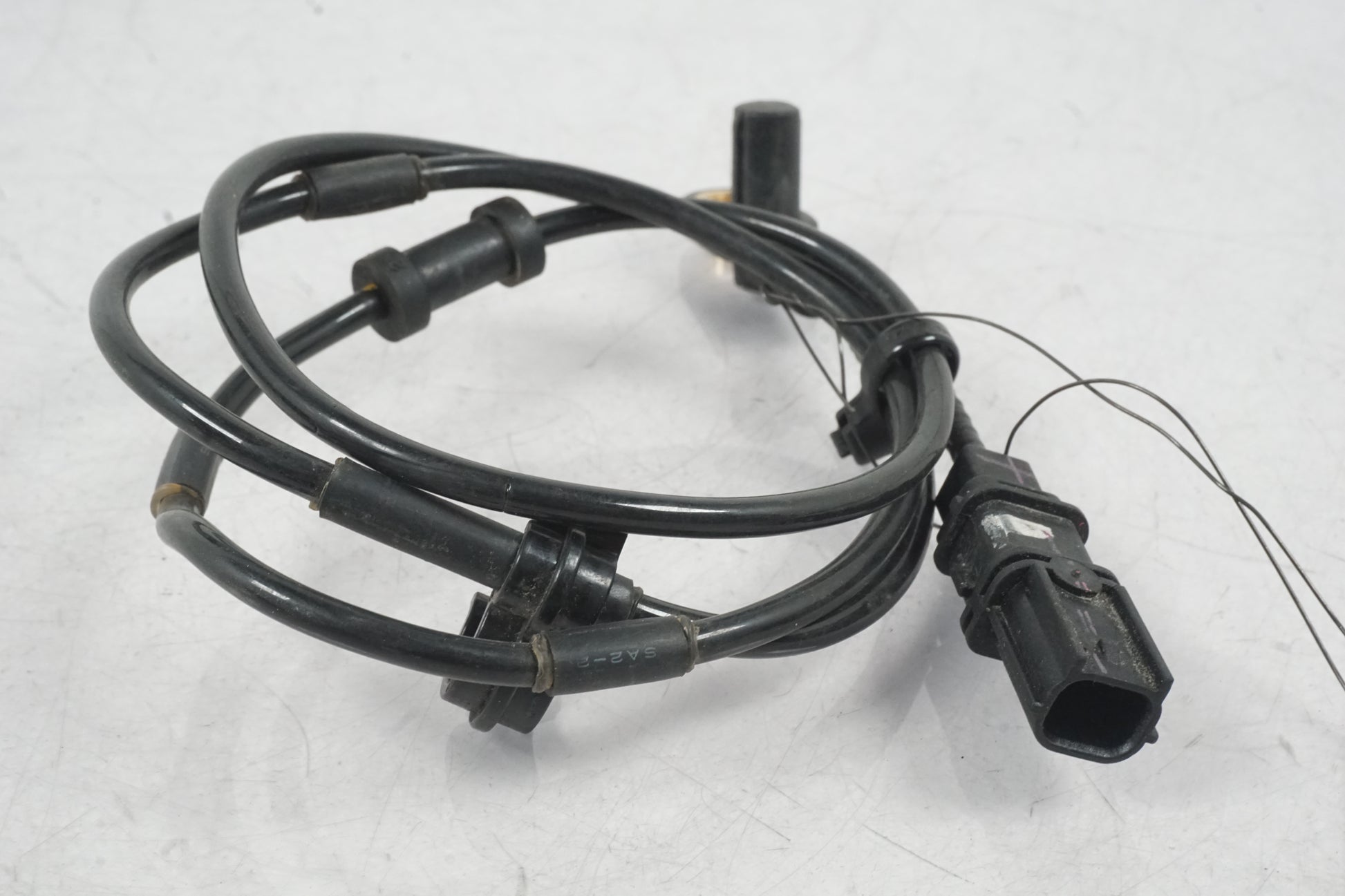 Höger sida på ABS givare från en Honda CRF 1000 Africa Twin -2016 motorcykel.