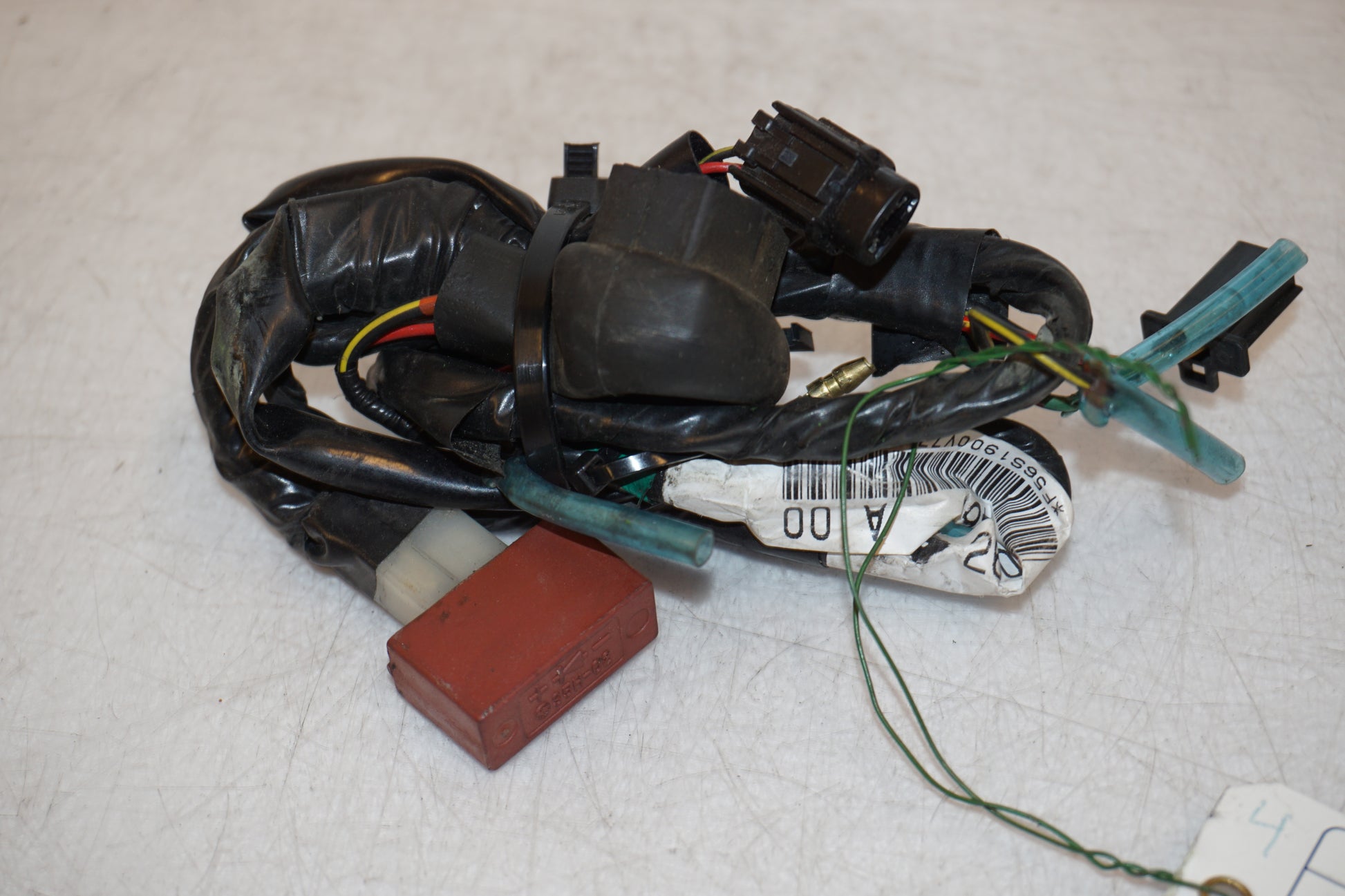 Baksidan på Kablage från en Kawasaki ZX-7R -1996 motorcykel.