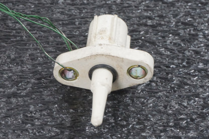 Höger sida på Luftburksensor från en Honda CBR 600 RR -2004 motorcykel.