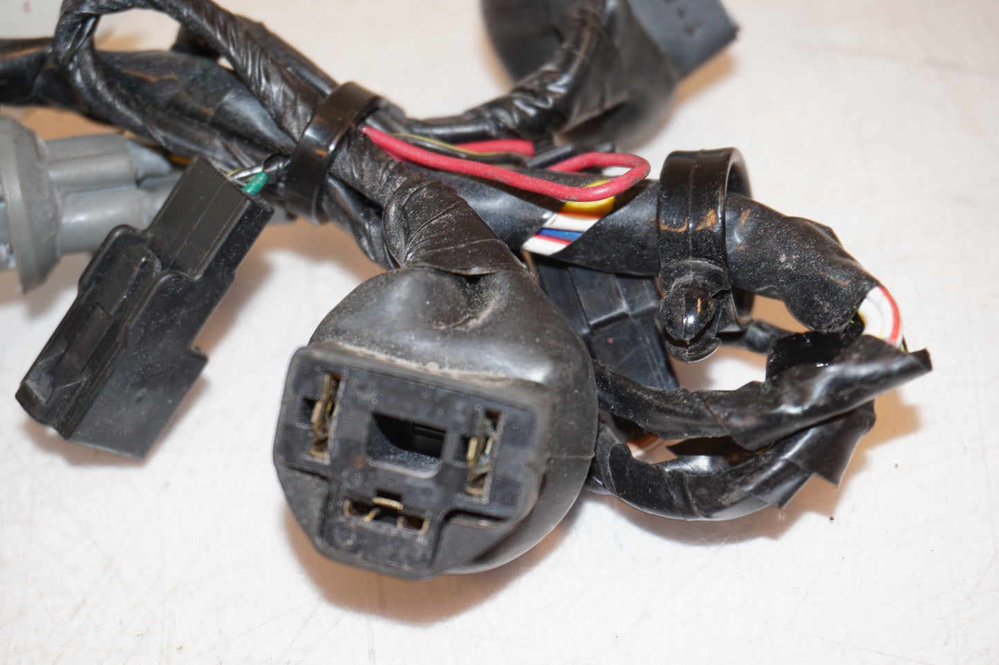 Extrabild1 på Kablage från en Kawasaki ZX-12R -2000 motorcykel.