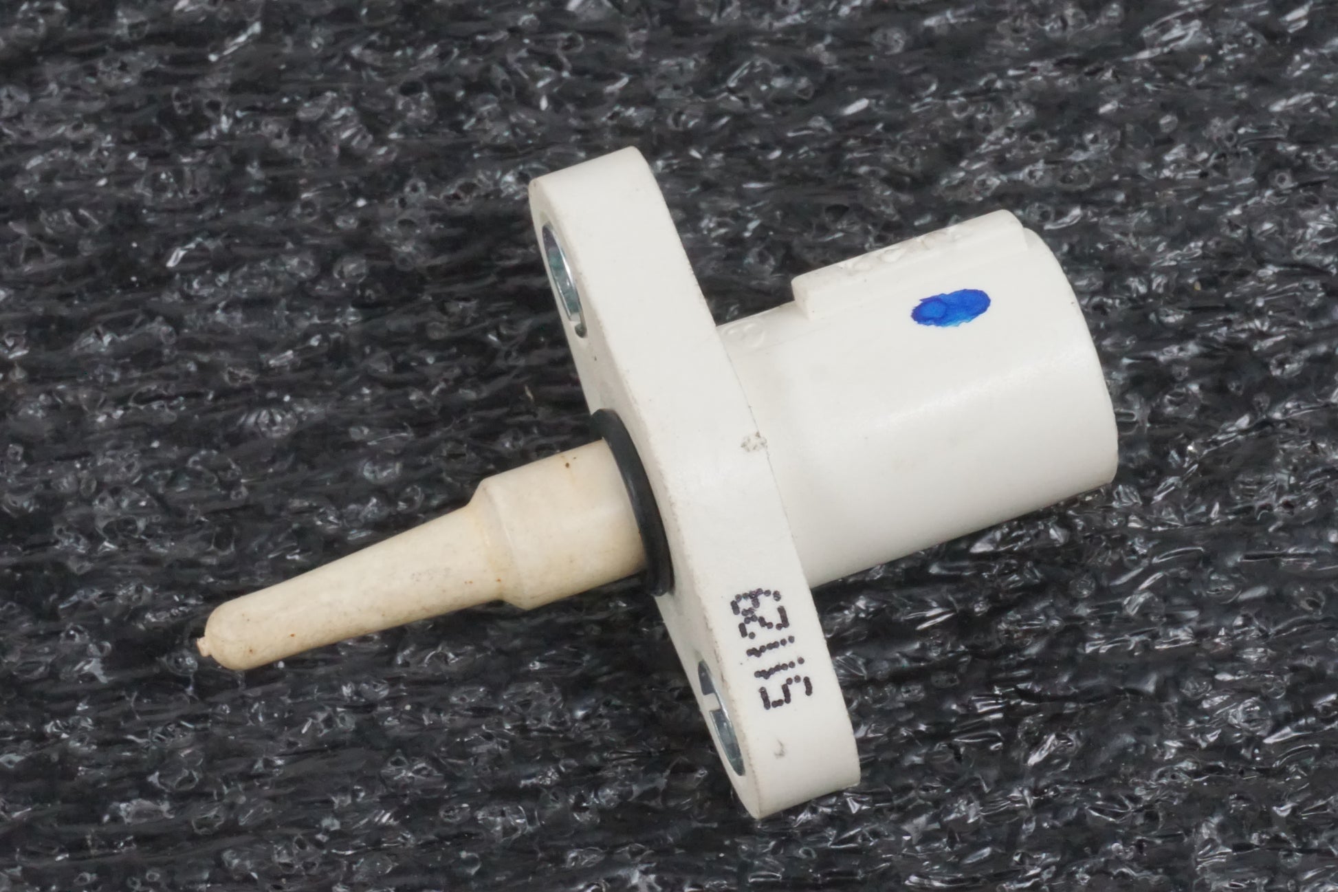 Baksidan på Luftburksensor från en Honda CBR 1000 RR -2006 motorcykel.