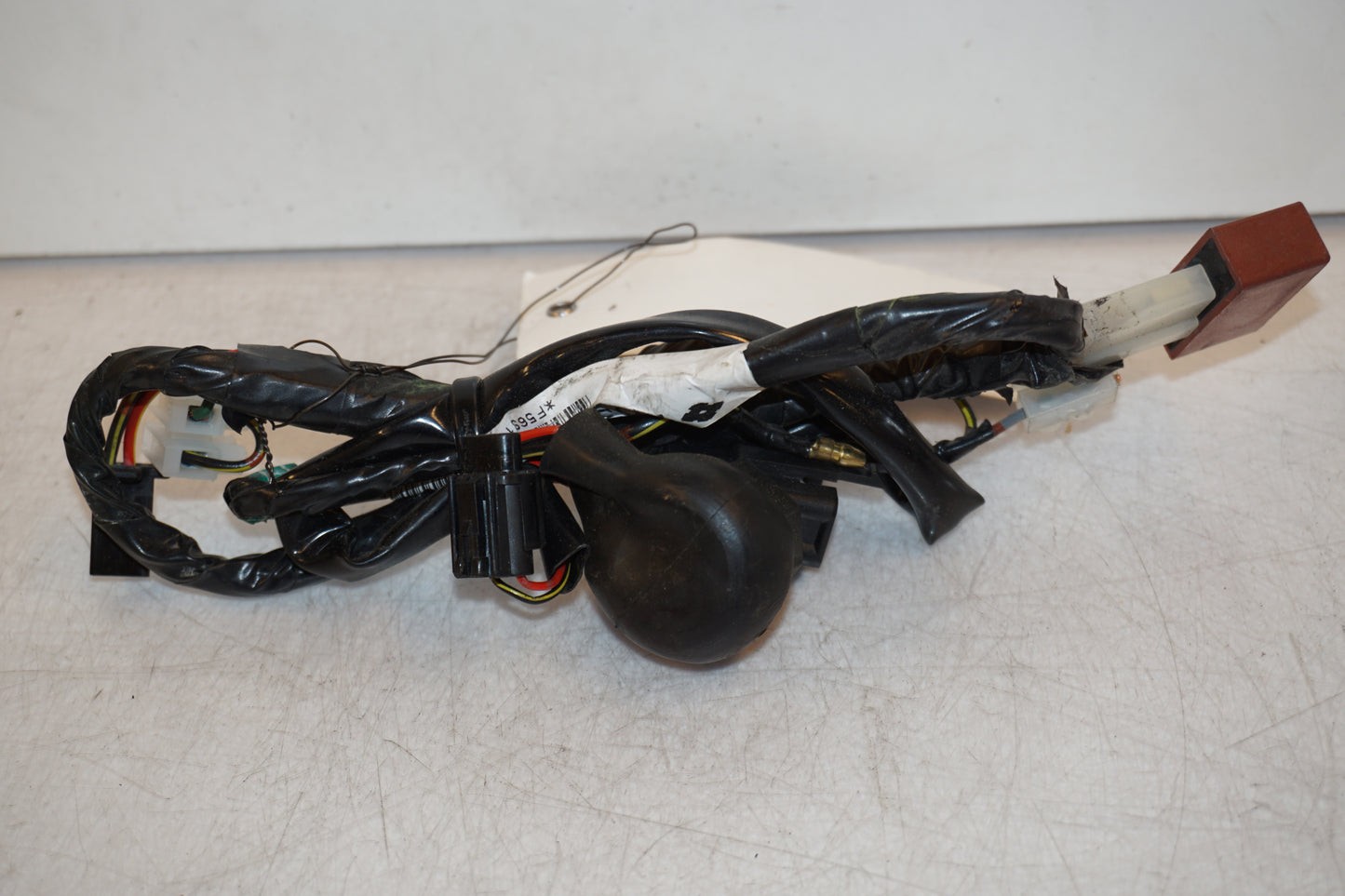 Baksidan på Kablage från en Kawasaki ZX-7R -1996 motorcykel.