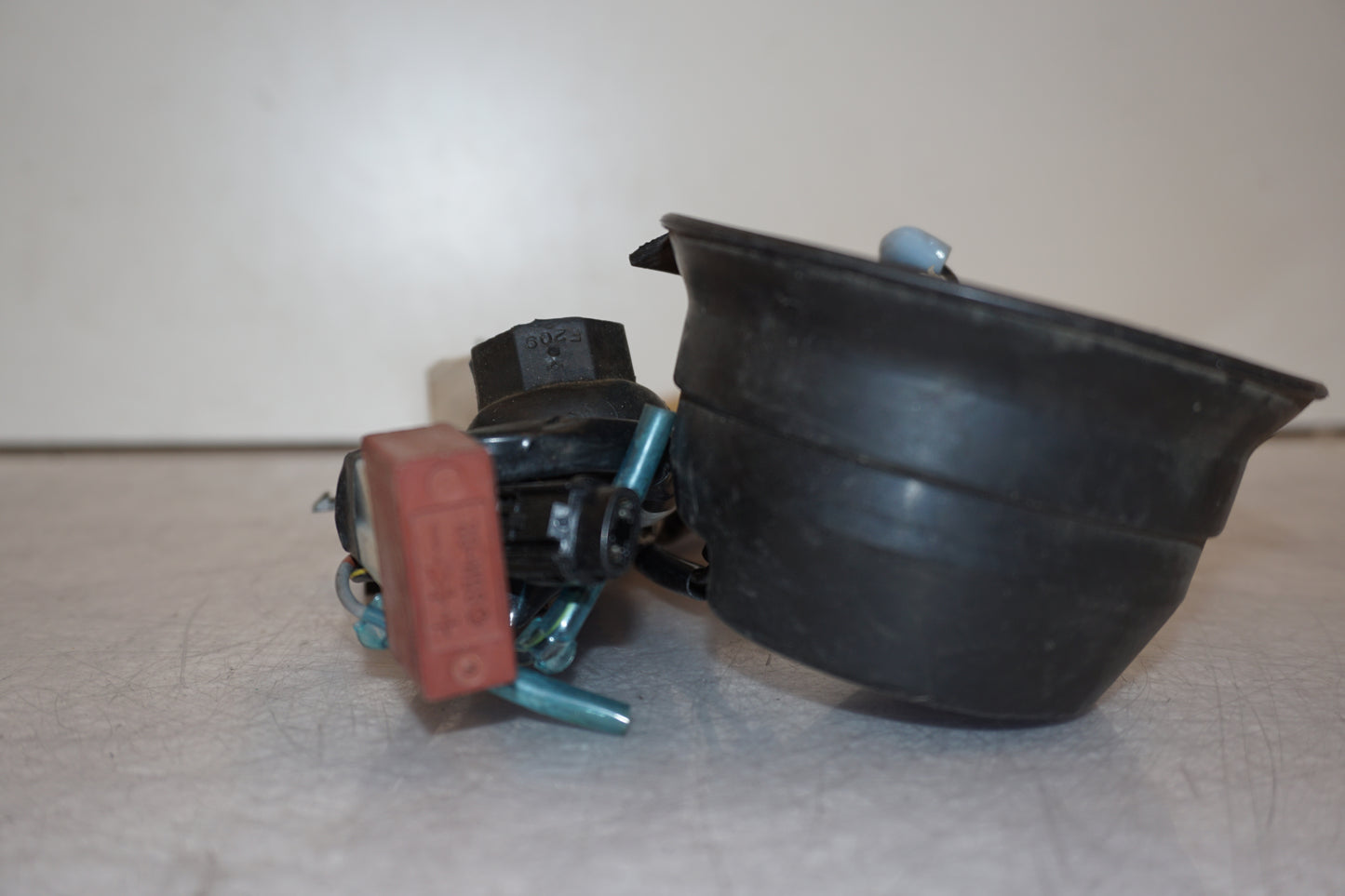 Vänster sida på Kablage från en Kawasaki ZX-7R -1997 motorcykel.