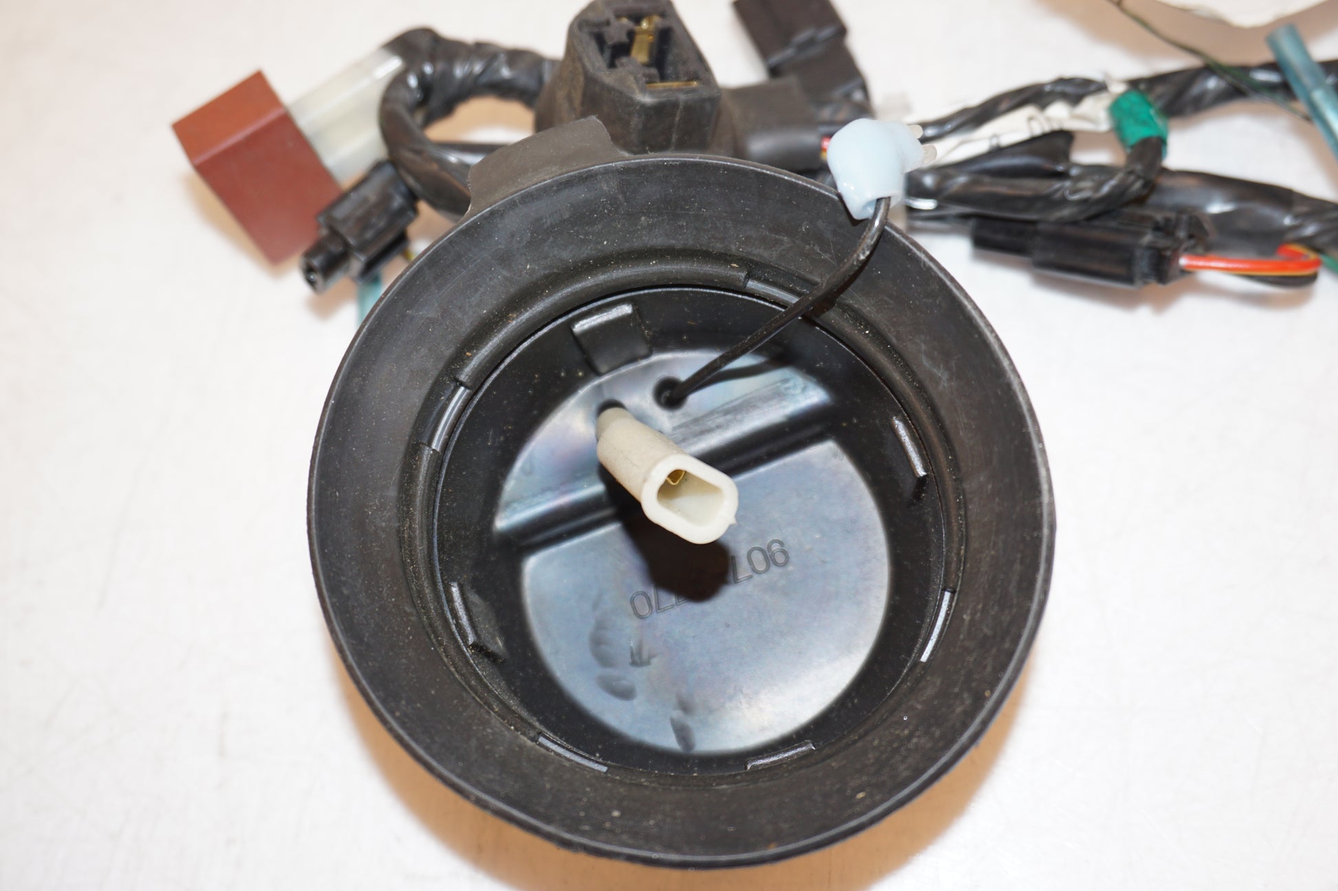 Snett uppifrån på Kablage från en Kawasaki ZX-7R -1997 motorcykel.