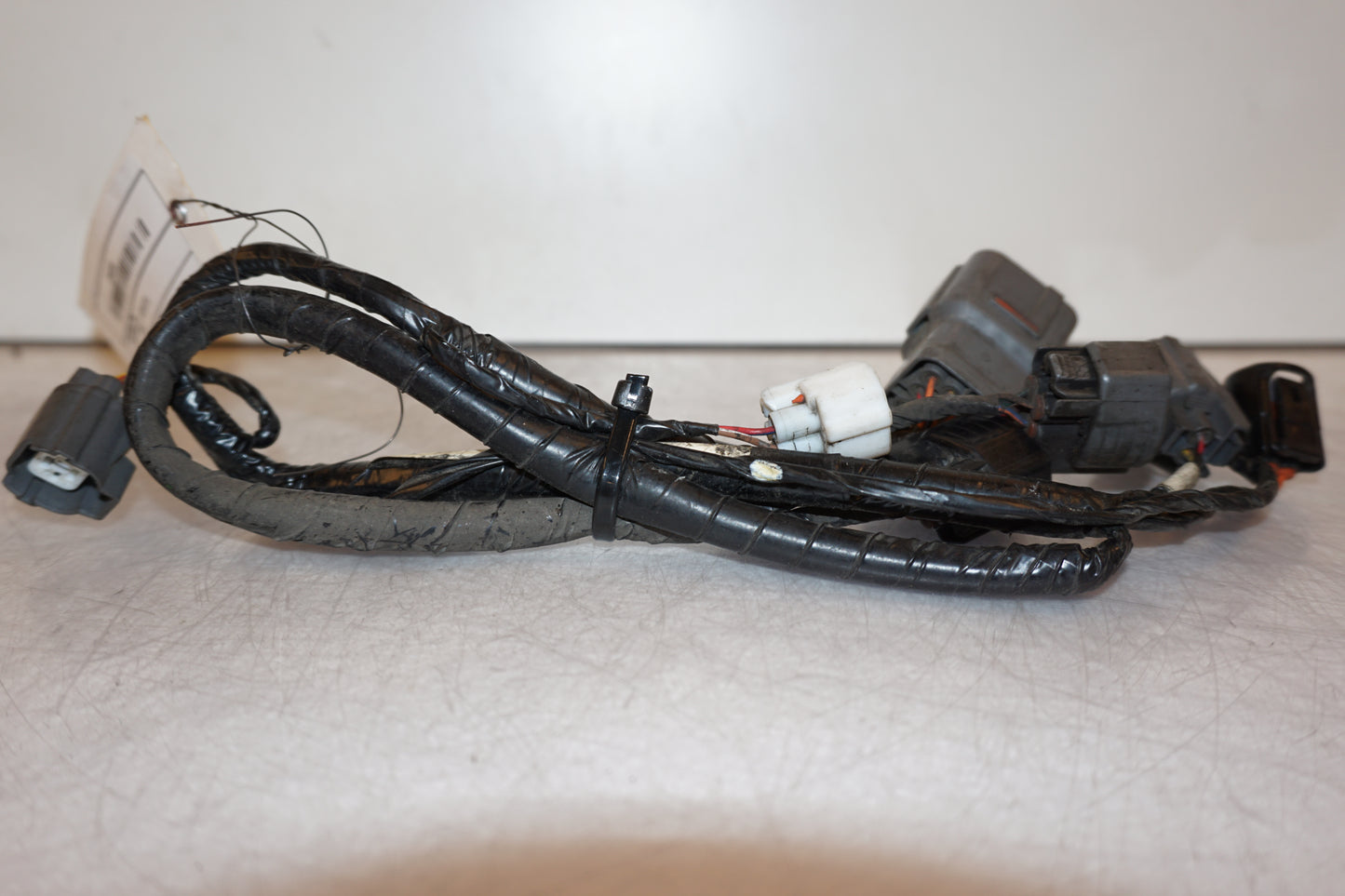 Vänster sida på Kablage från en Kawasaki GTR 1400 -2008 motorcykel.