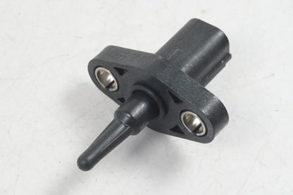 Framsidan på Luftburksensor från en Honda CRF 1000 Africa Twin -2016 motorcykel.